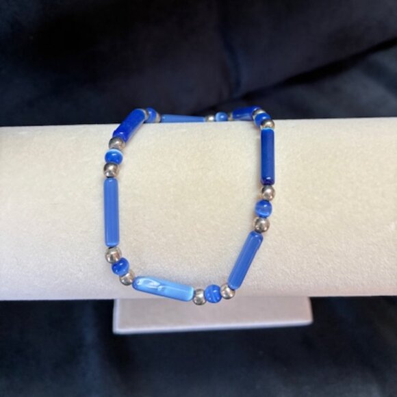 Bracelet - blue beads with stretch band. - Picture 1 of 2